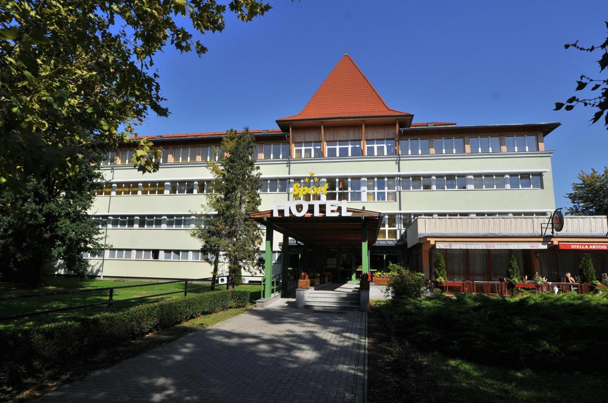 Sport Hotel Debreczyn Zewnętrze zdjęcie