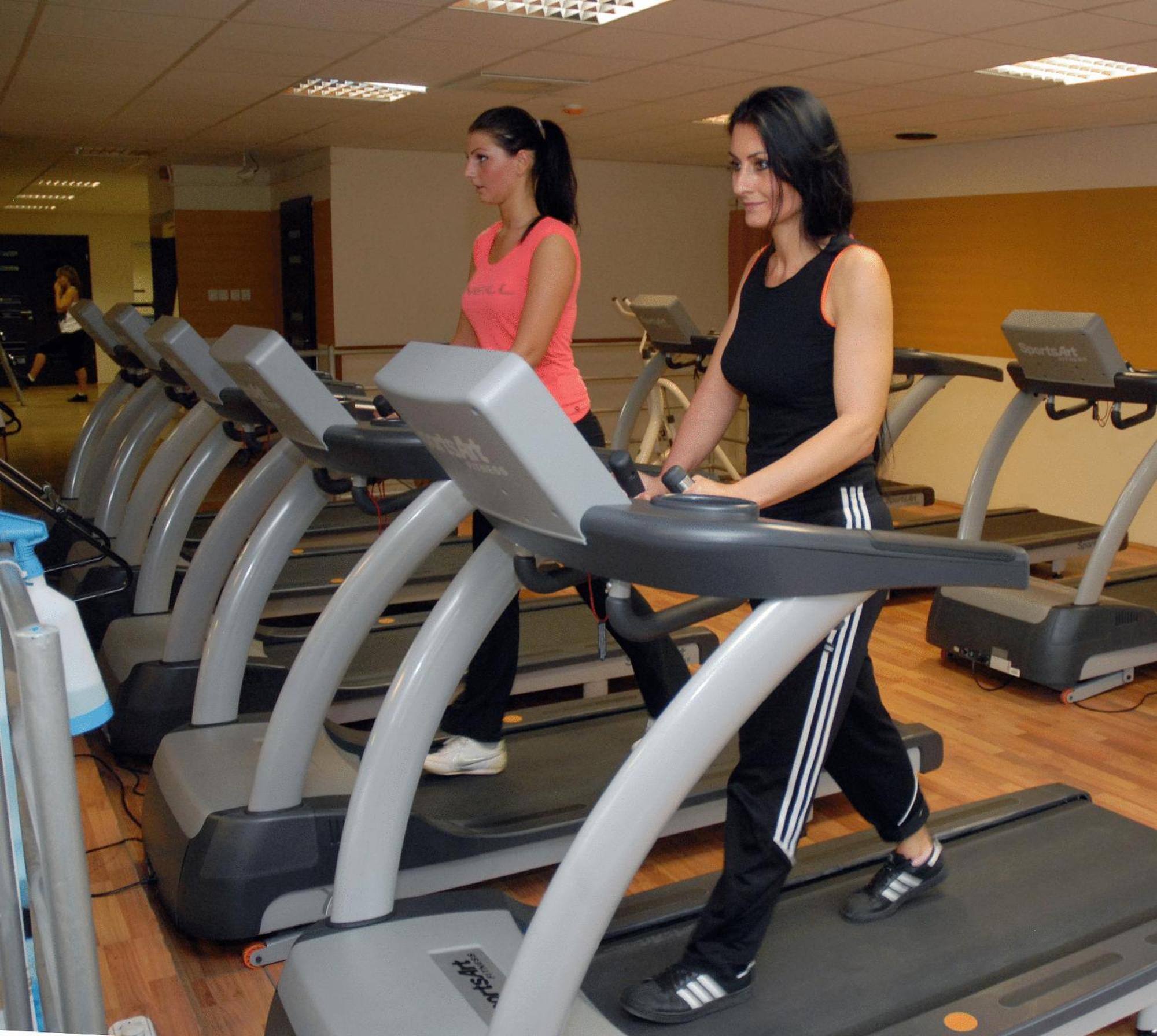Sport Hotel Debreczyn Zewnętrze zdjęcie