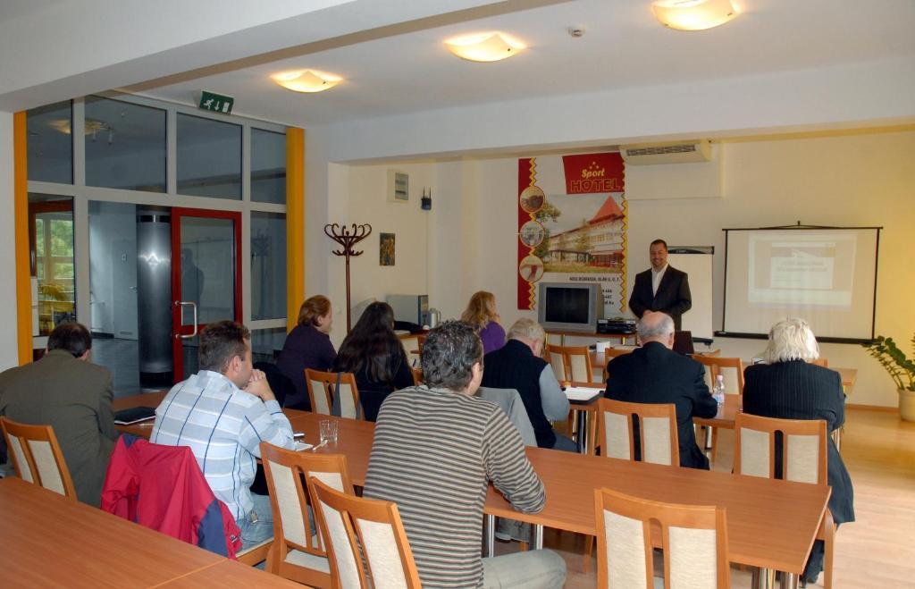 Sport Hotel Debreczyn Zewnętrze zdjęcie