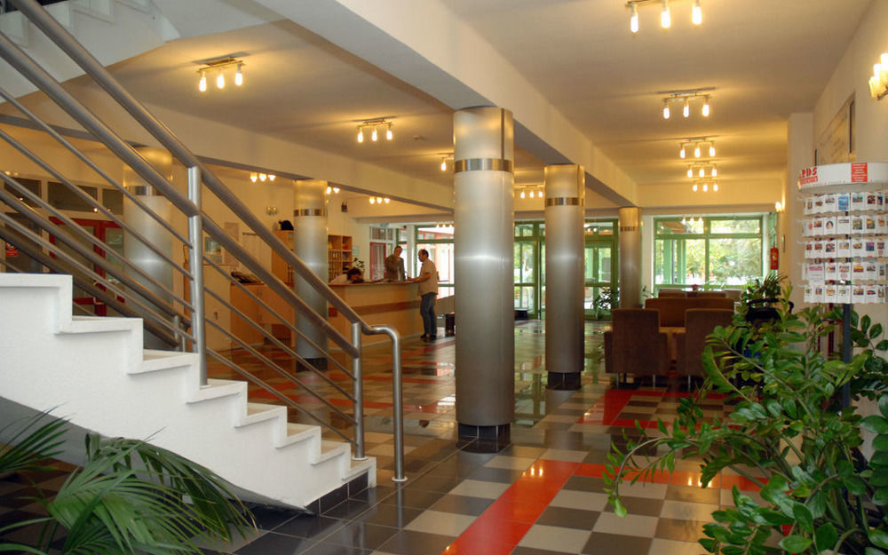 Sport Hotel Debreczyn Zewnętrze zdjęcie