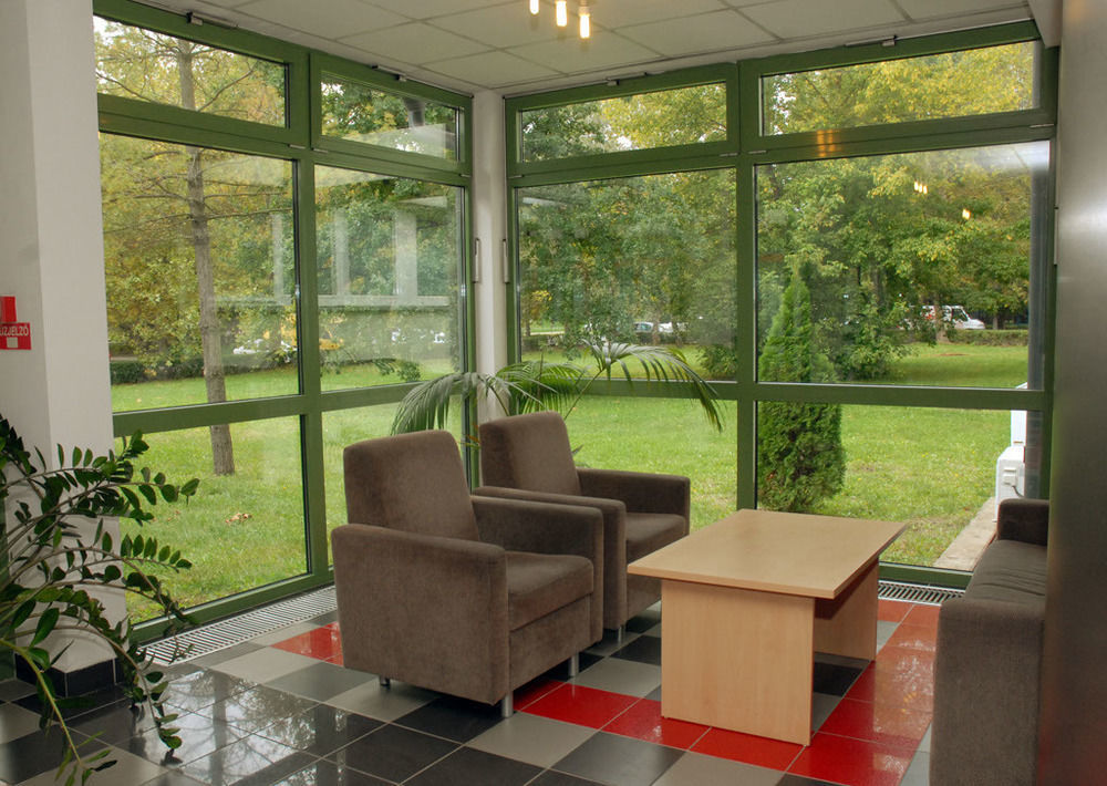 Sport Hotel Debreczyn Zewnętrze zdjęcie